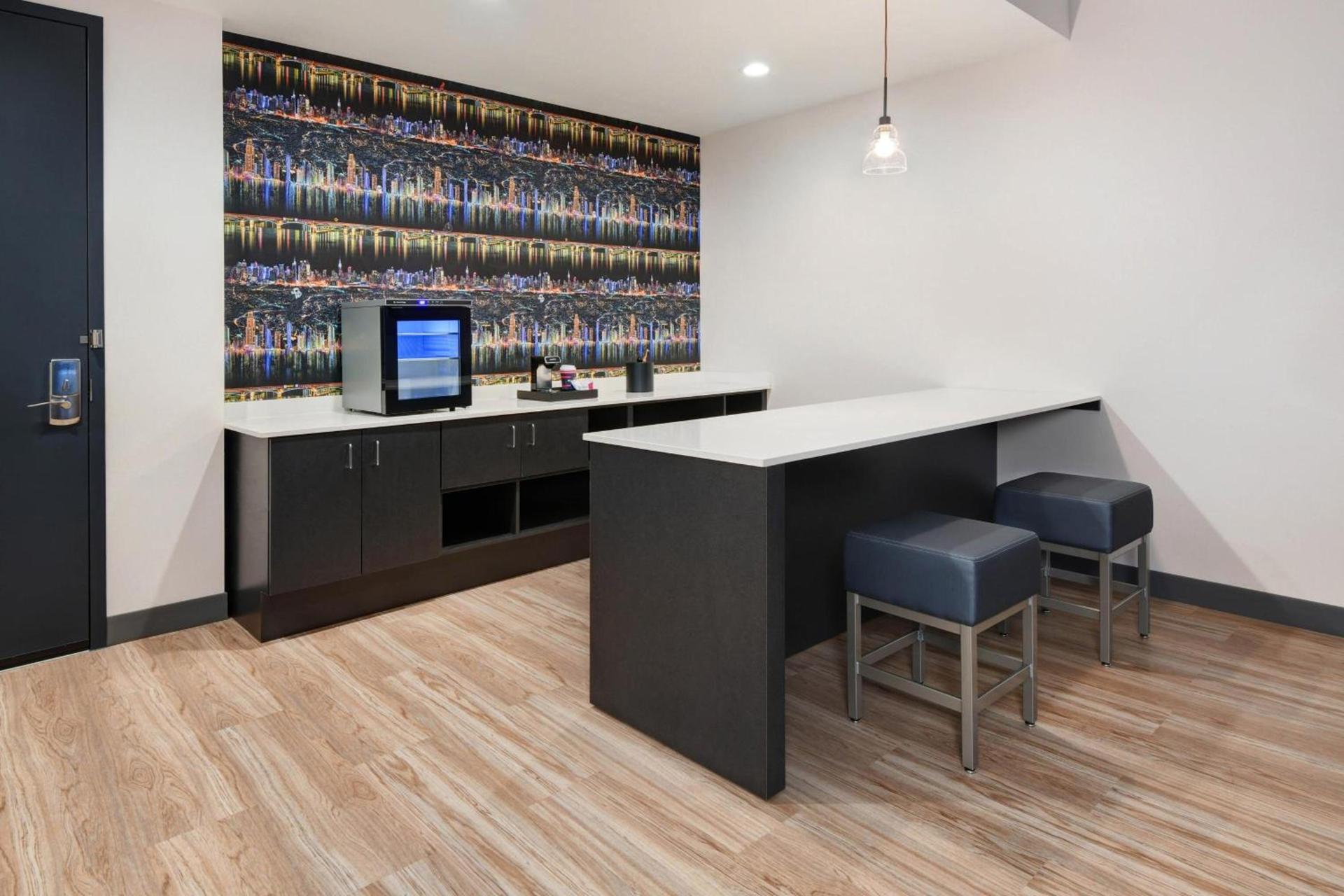 Aloft by Marriott Cincinnati West Chester photo 13