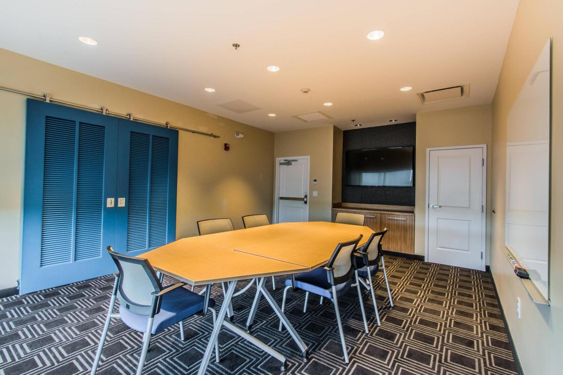 TownePlace Suites by Marriott Evansville Newburgh photo 62