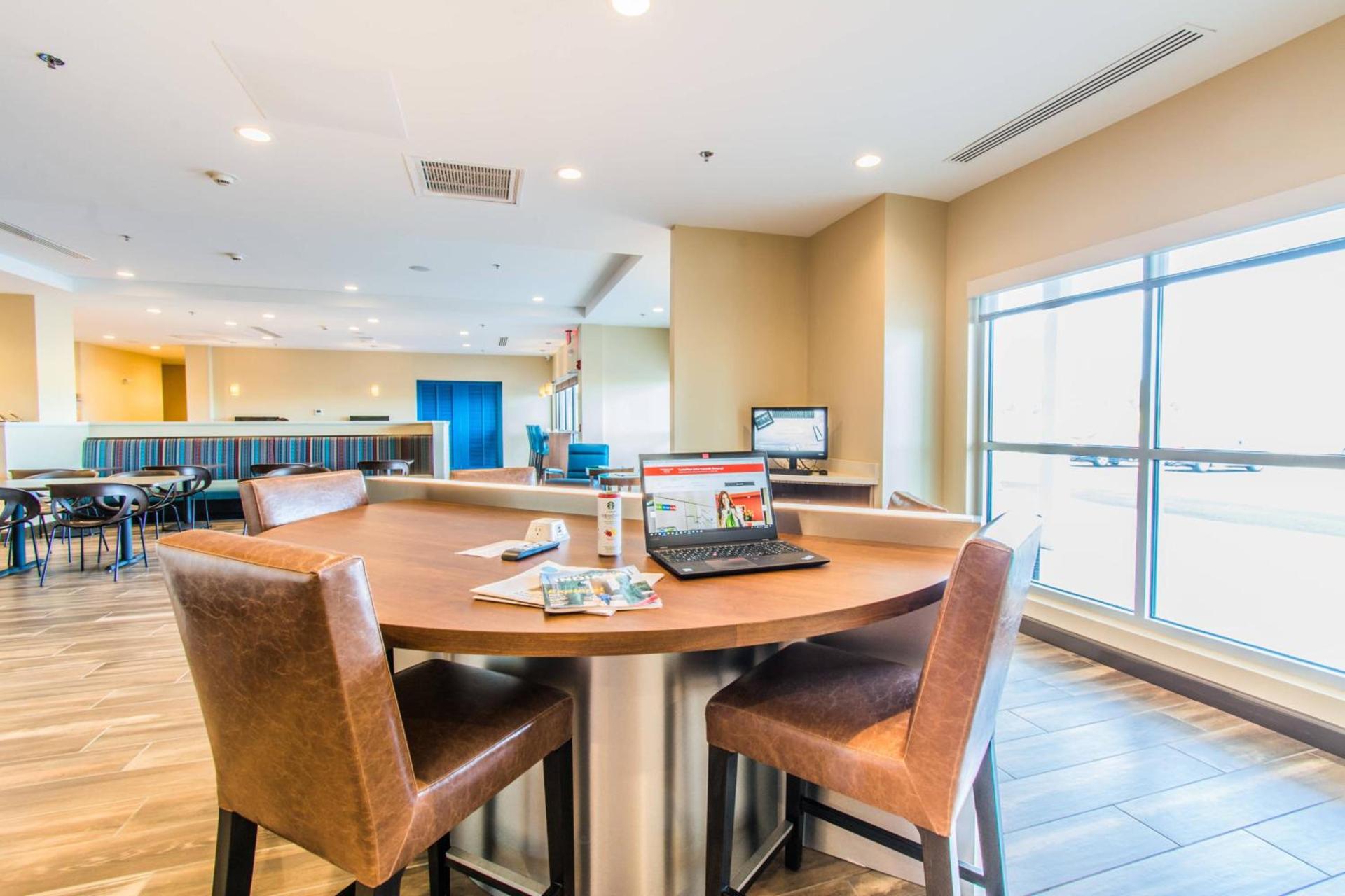 TownePlace Suites by Marriott Evansville Newburgh photo 43