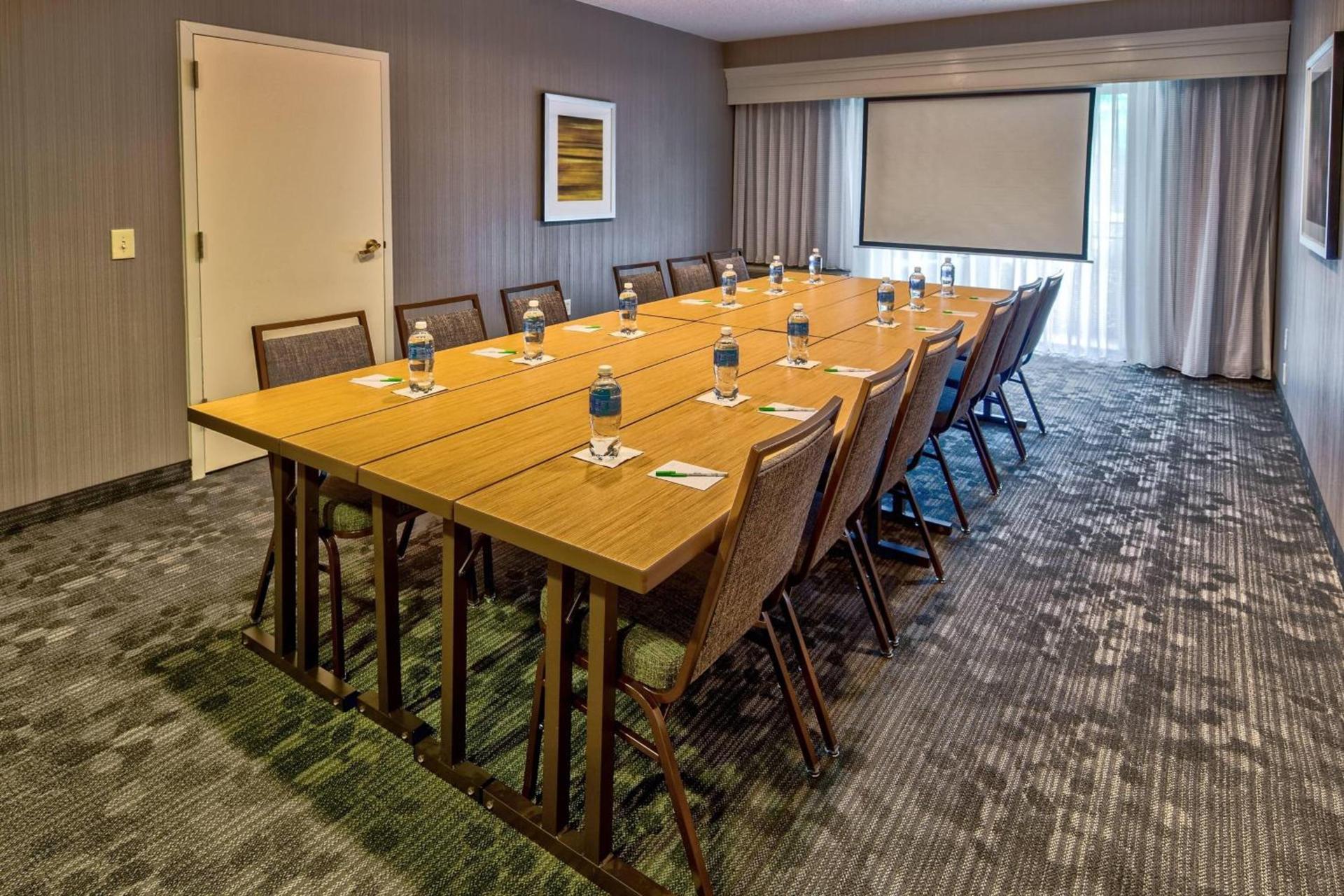 Courtyard by Marriott Springfield photo 50