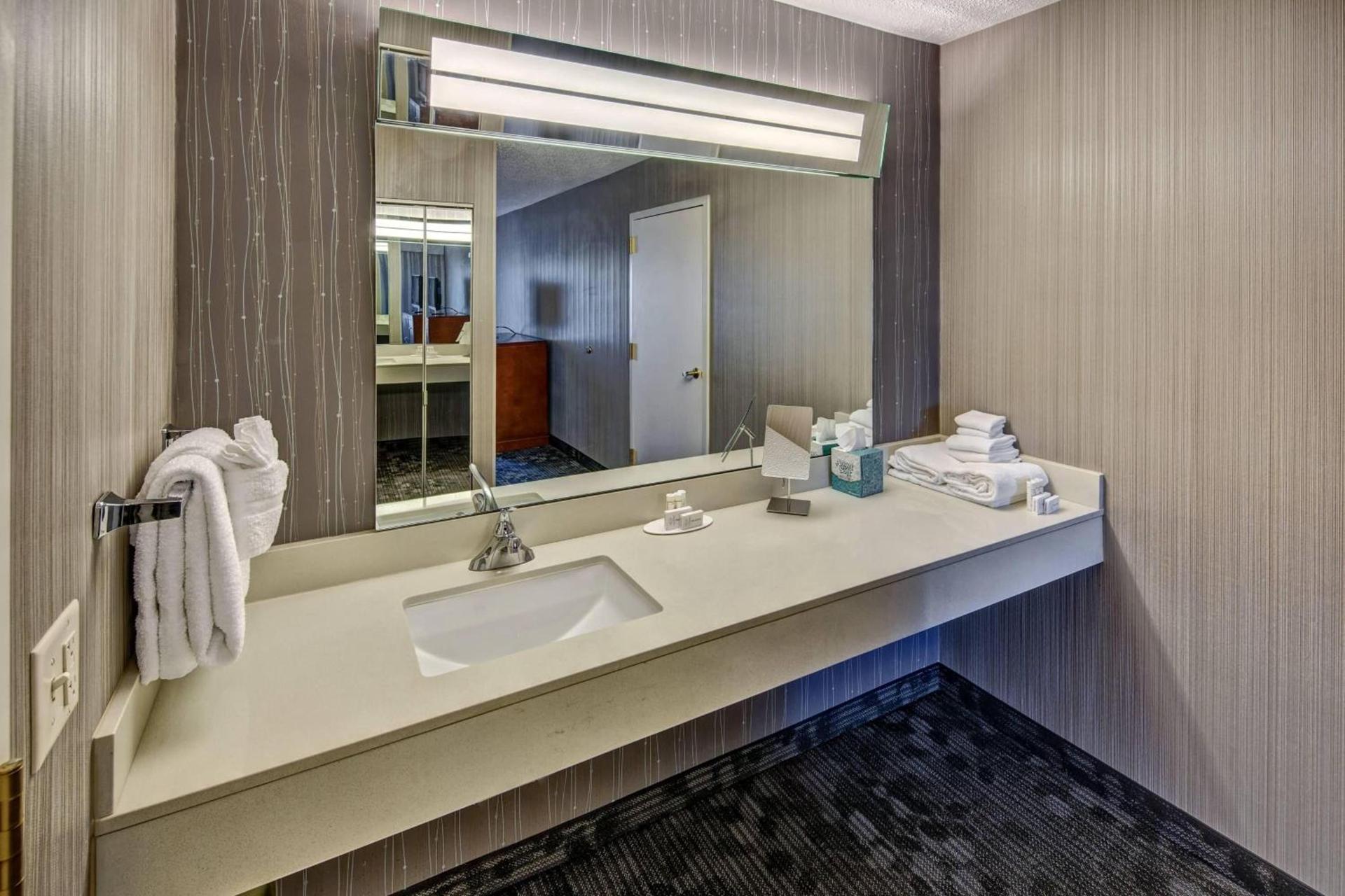 Courtyard by Marriott Springfield photo 27