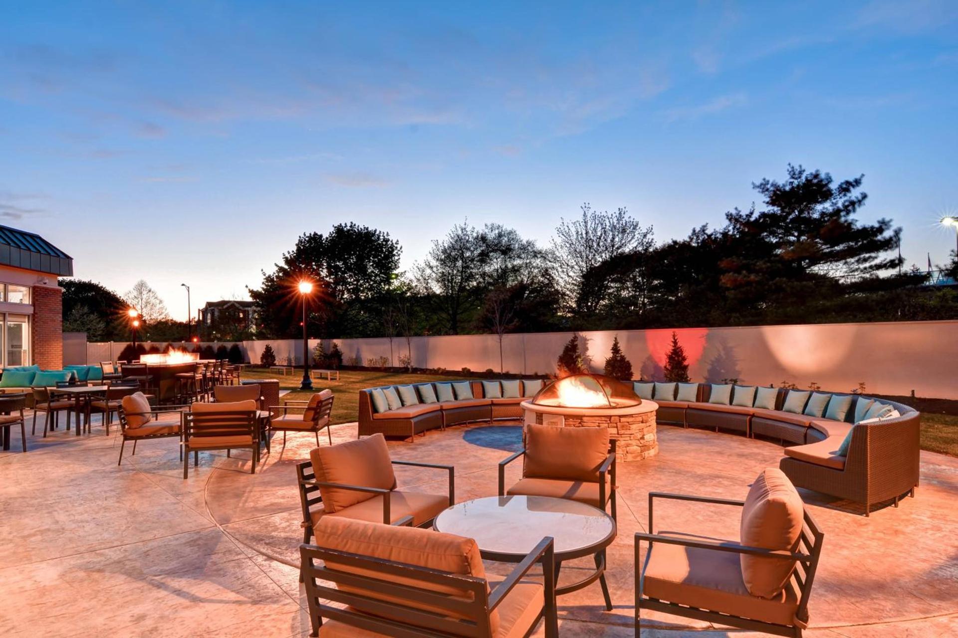 Courtyard by Marriott Long Island Islip/Courthouse Complex photo 19