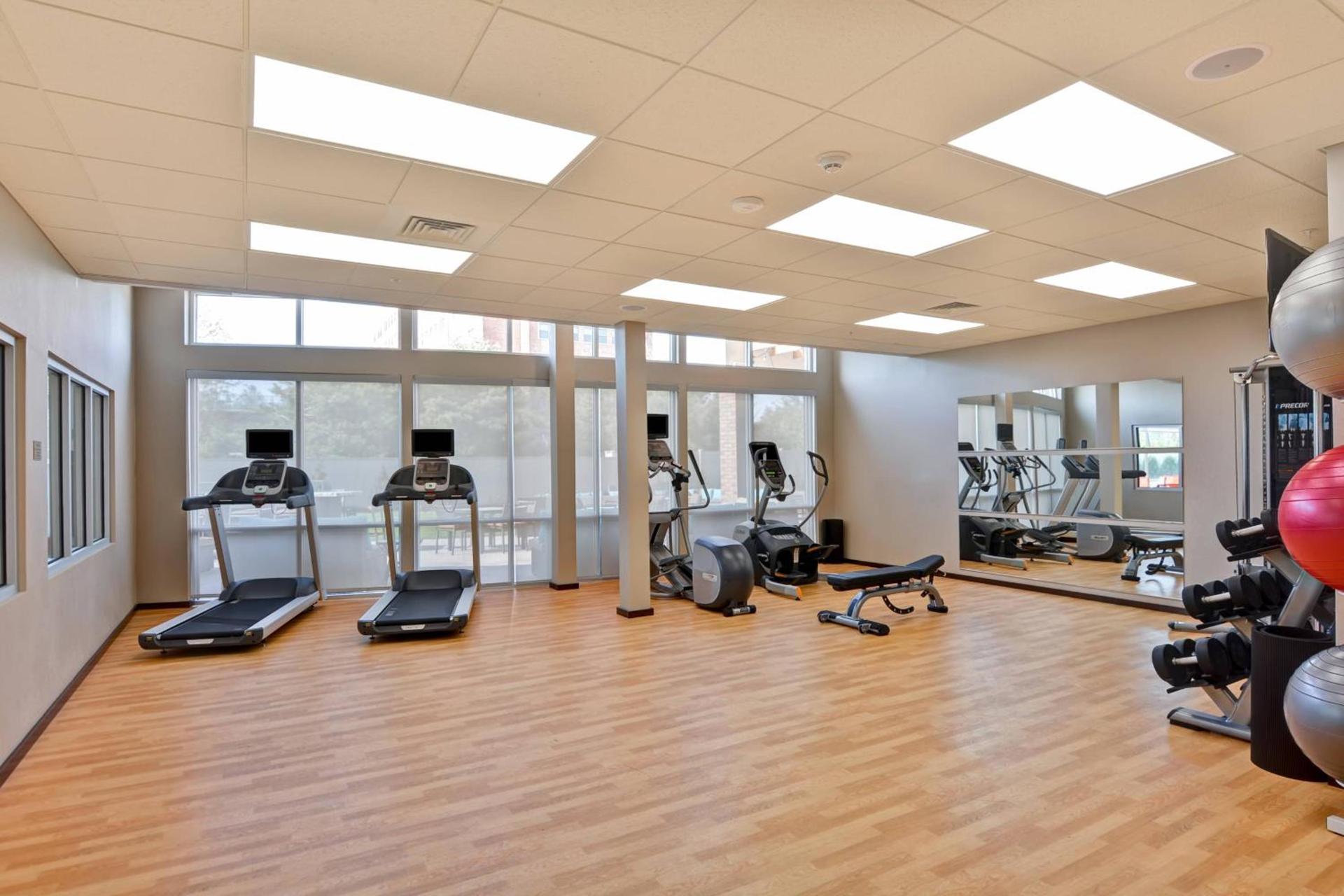 Courtyard by Marriott Long Island Islip/Courthouse Complex photo 32
