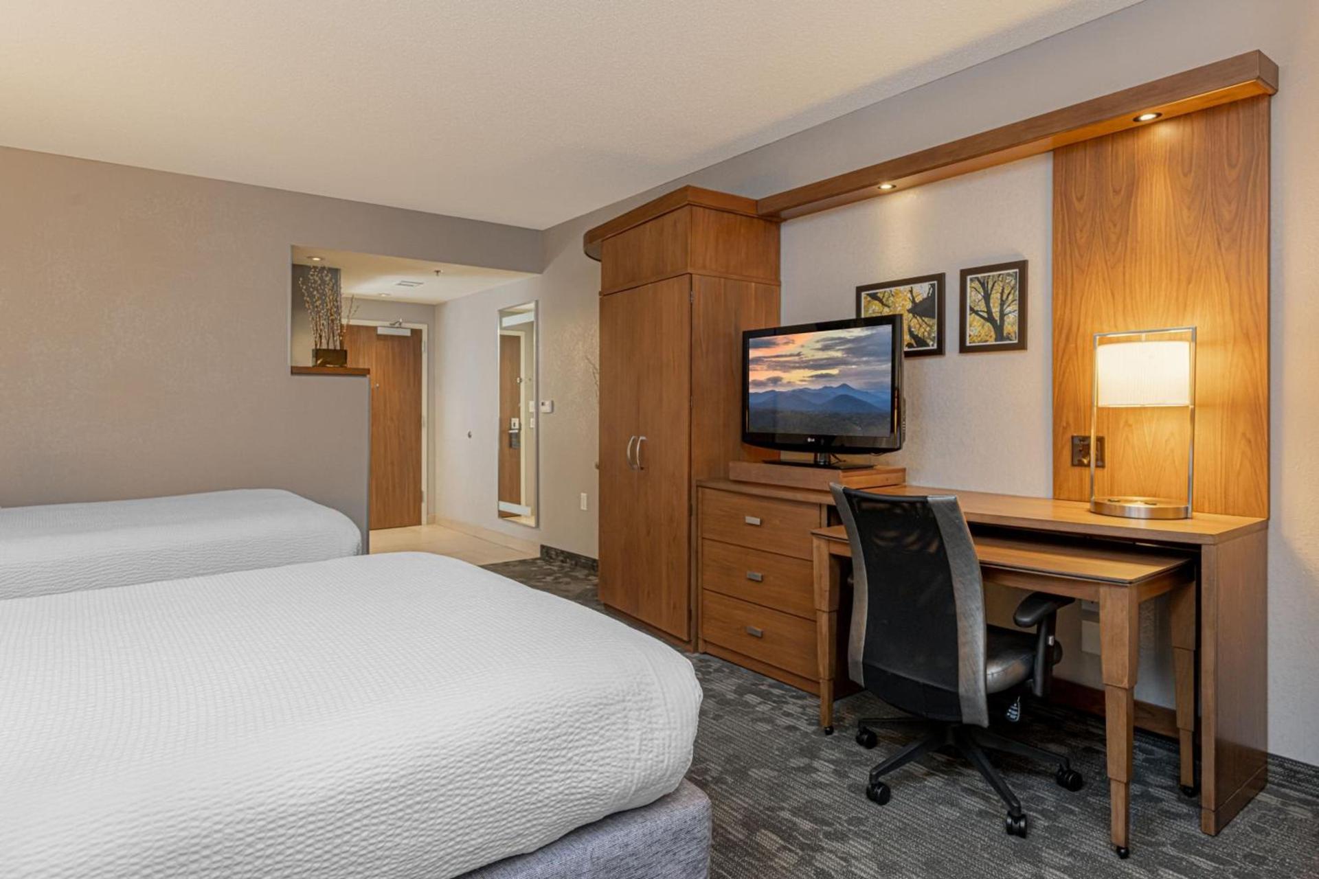 Courtyard by Marriott Asheville Airport photo 9