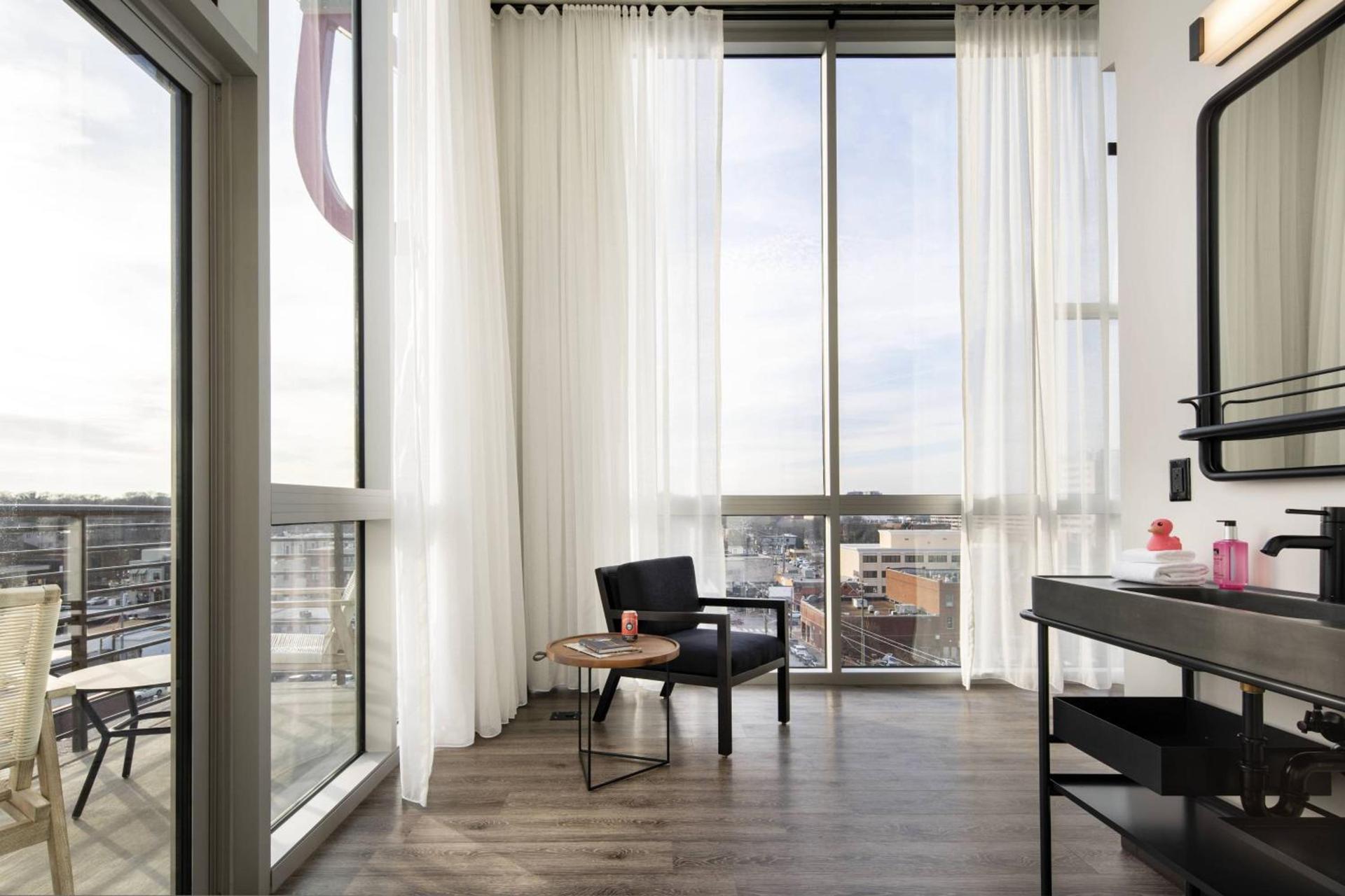 Moxy Nashville Vanderbilt Area photo 32
