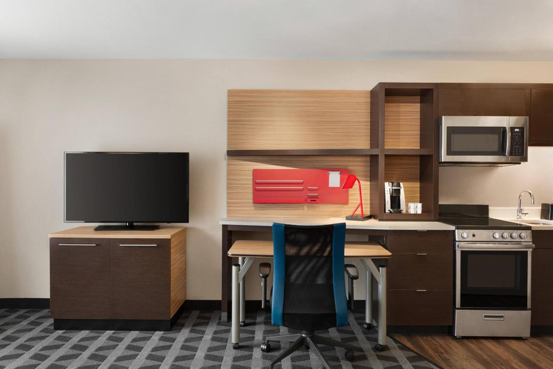 TownePlace Suites Cedar Rapids Marion photo 40
