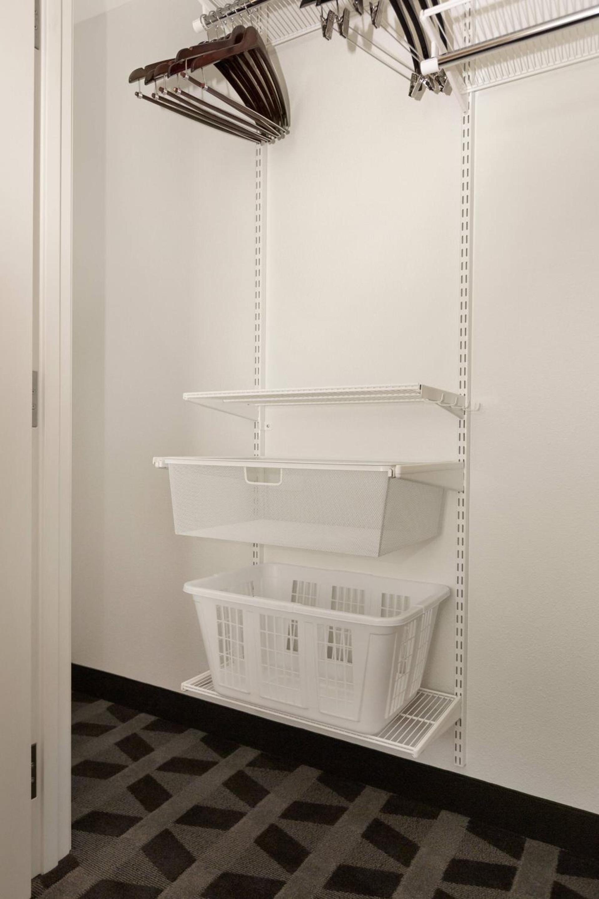 TownePlace Suites Cedar Rapids Marion photo 16