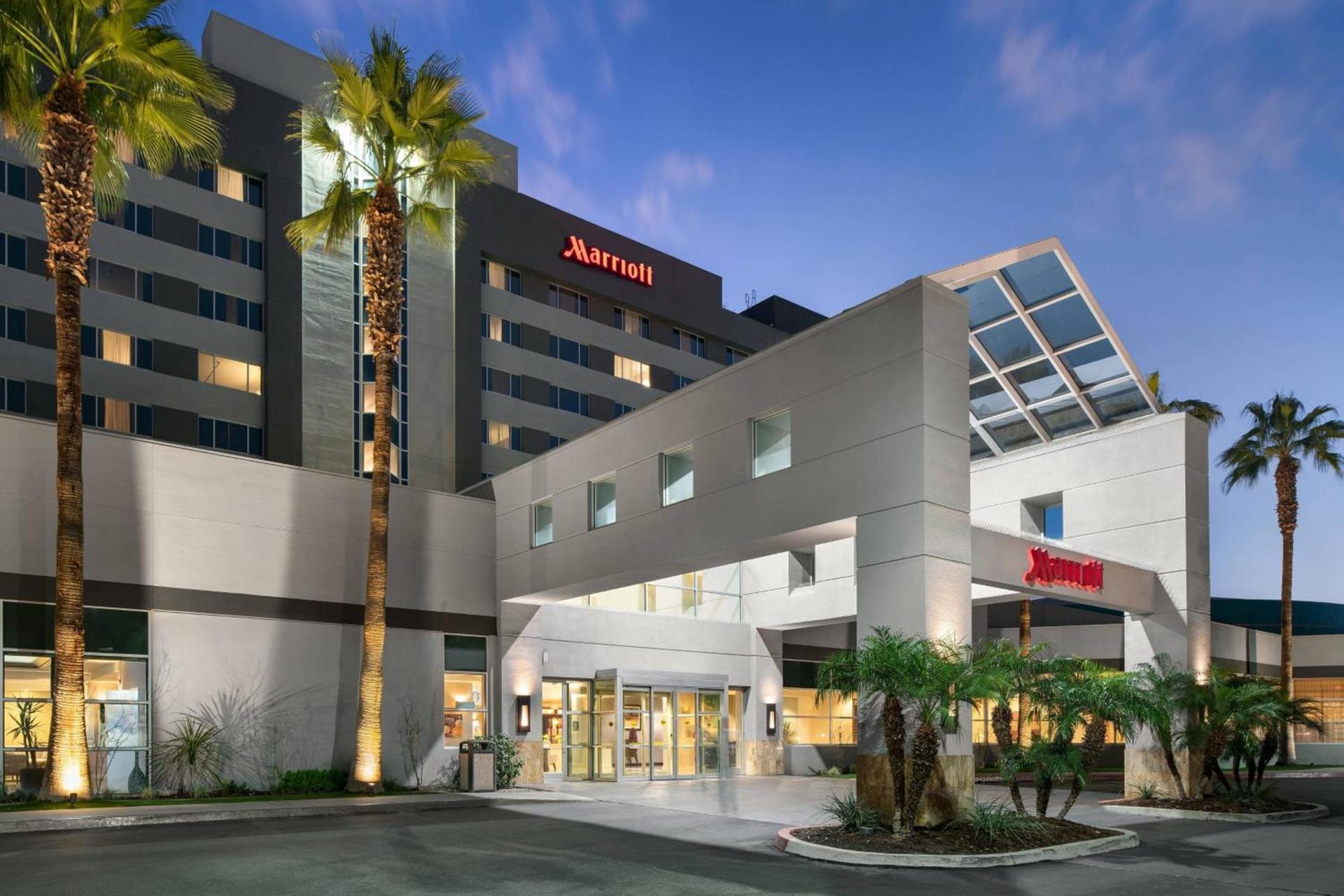 Bakersfield Marriott at the Convention Center photo 2