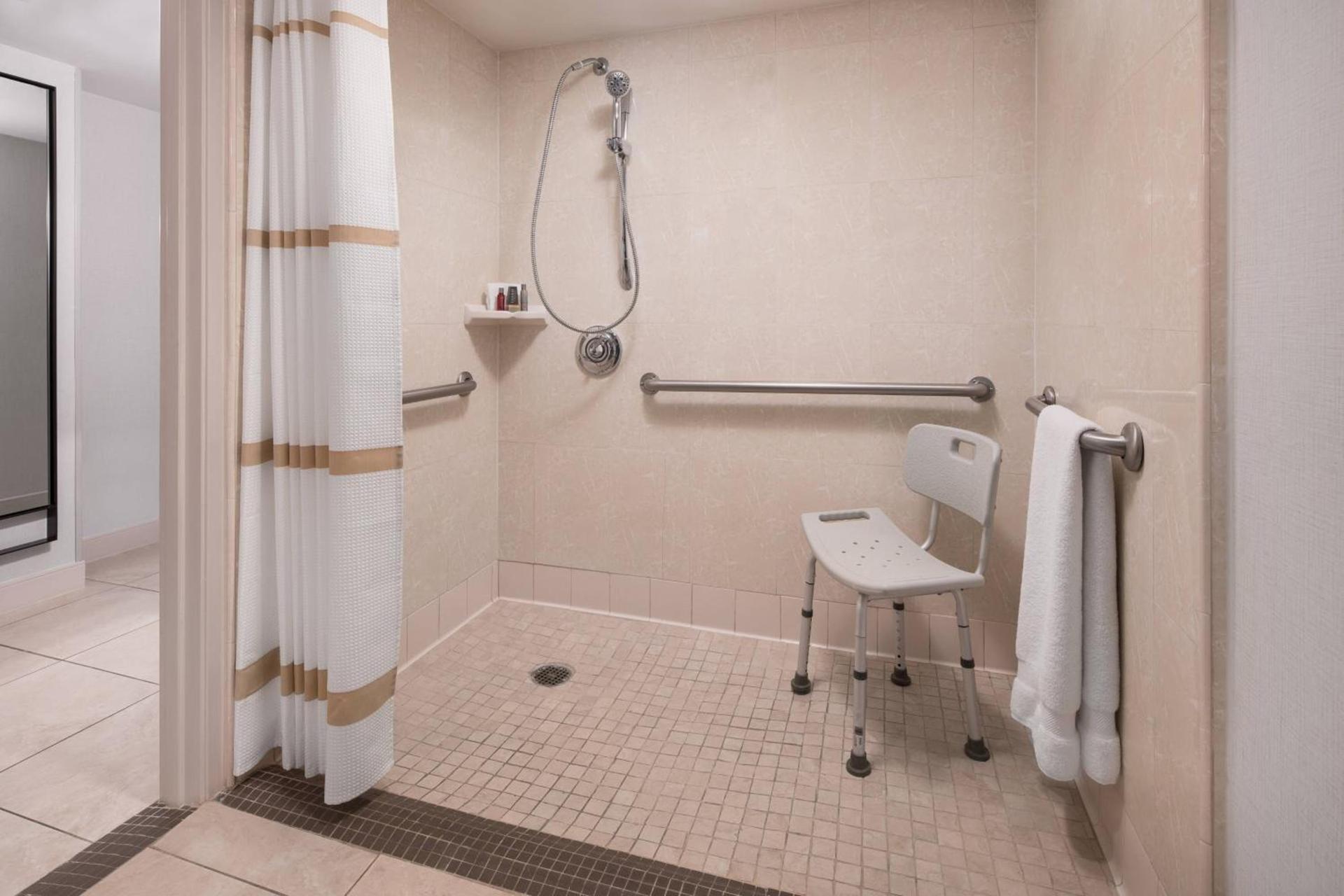 Bakersfield Marriott at the Convention Center photo 15