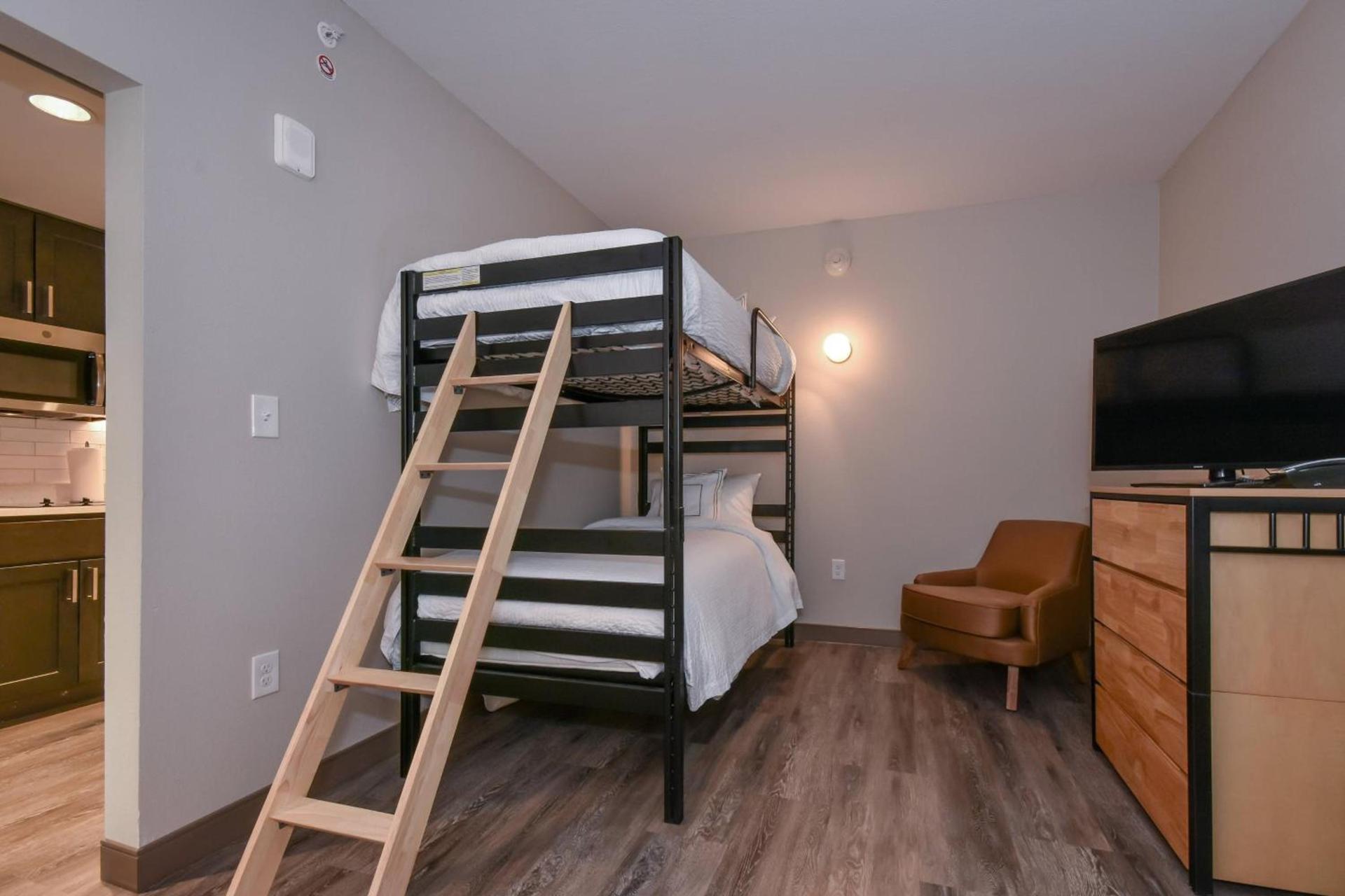 Residence Inn by Marriott Myrtle Beach Oceanfront photo 8