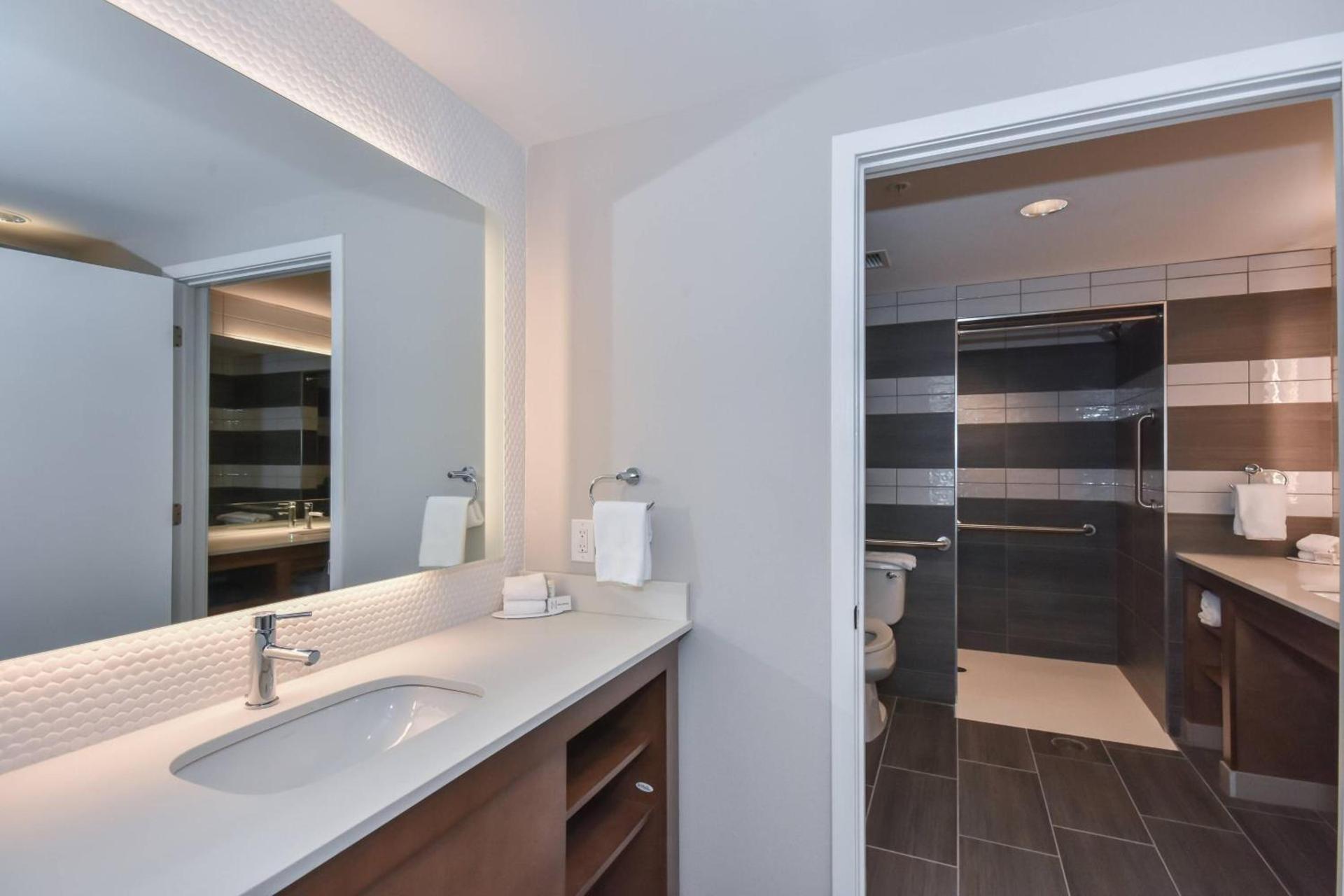 Residence Inn by Marriott Myrtle Beach Oceanfront photo 45