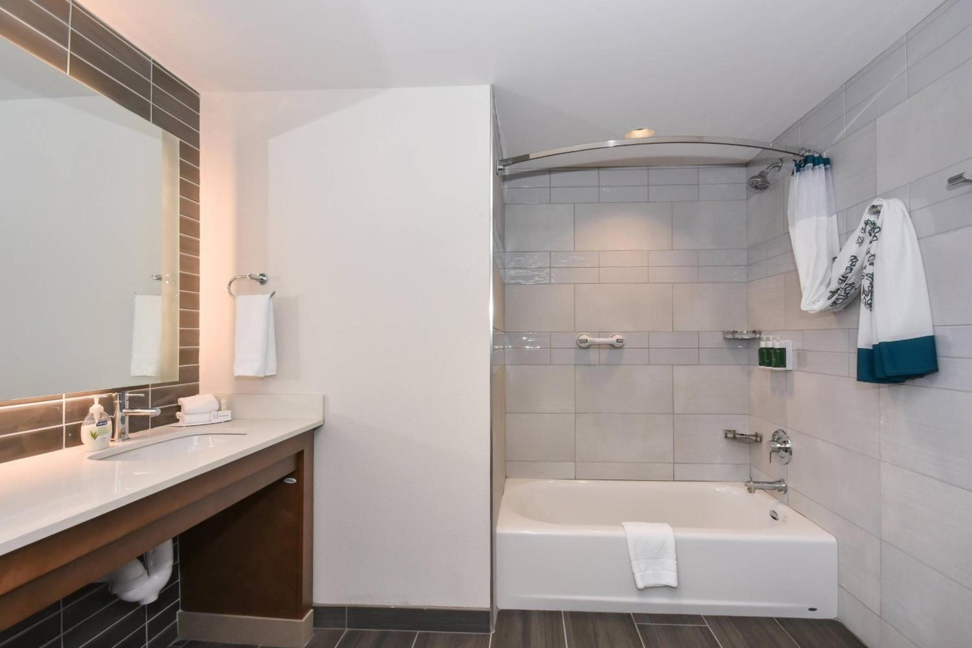 Residence Inn by Marriott Myrtle Beach Oceanfront photo 47