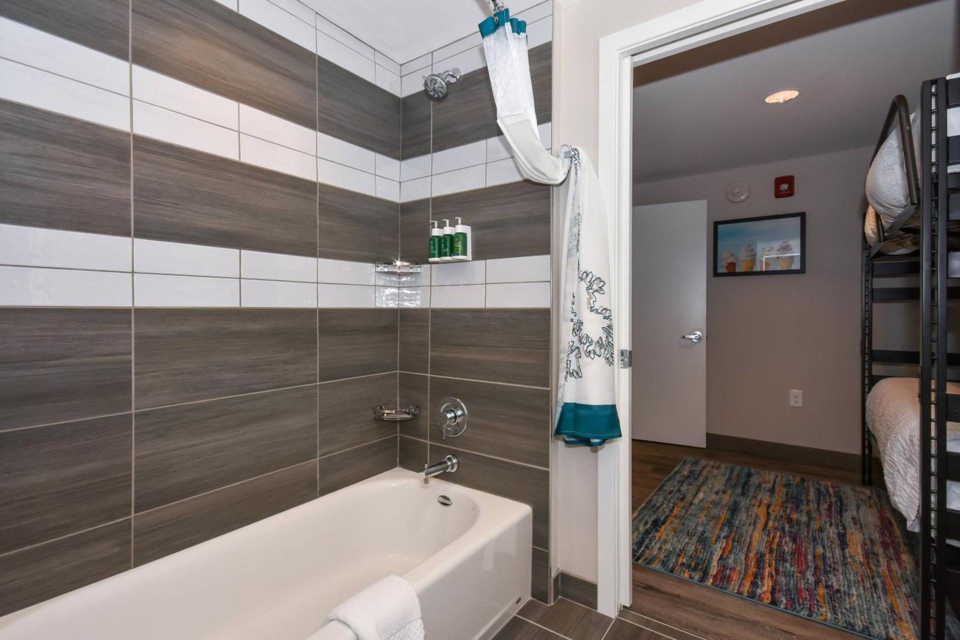 Residence Inn by Marriott Myrtle Beach Oceanfront photo 48