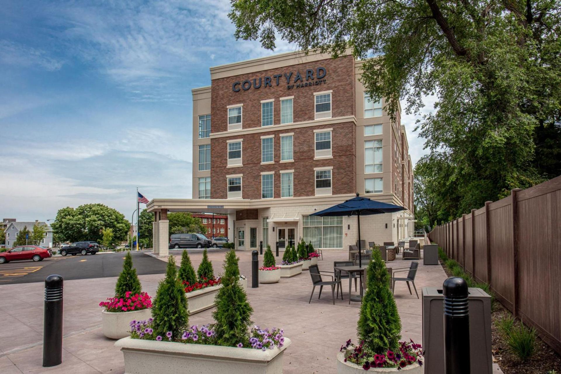 Courtyard Rochester Downtown photo 1