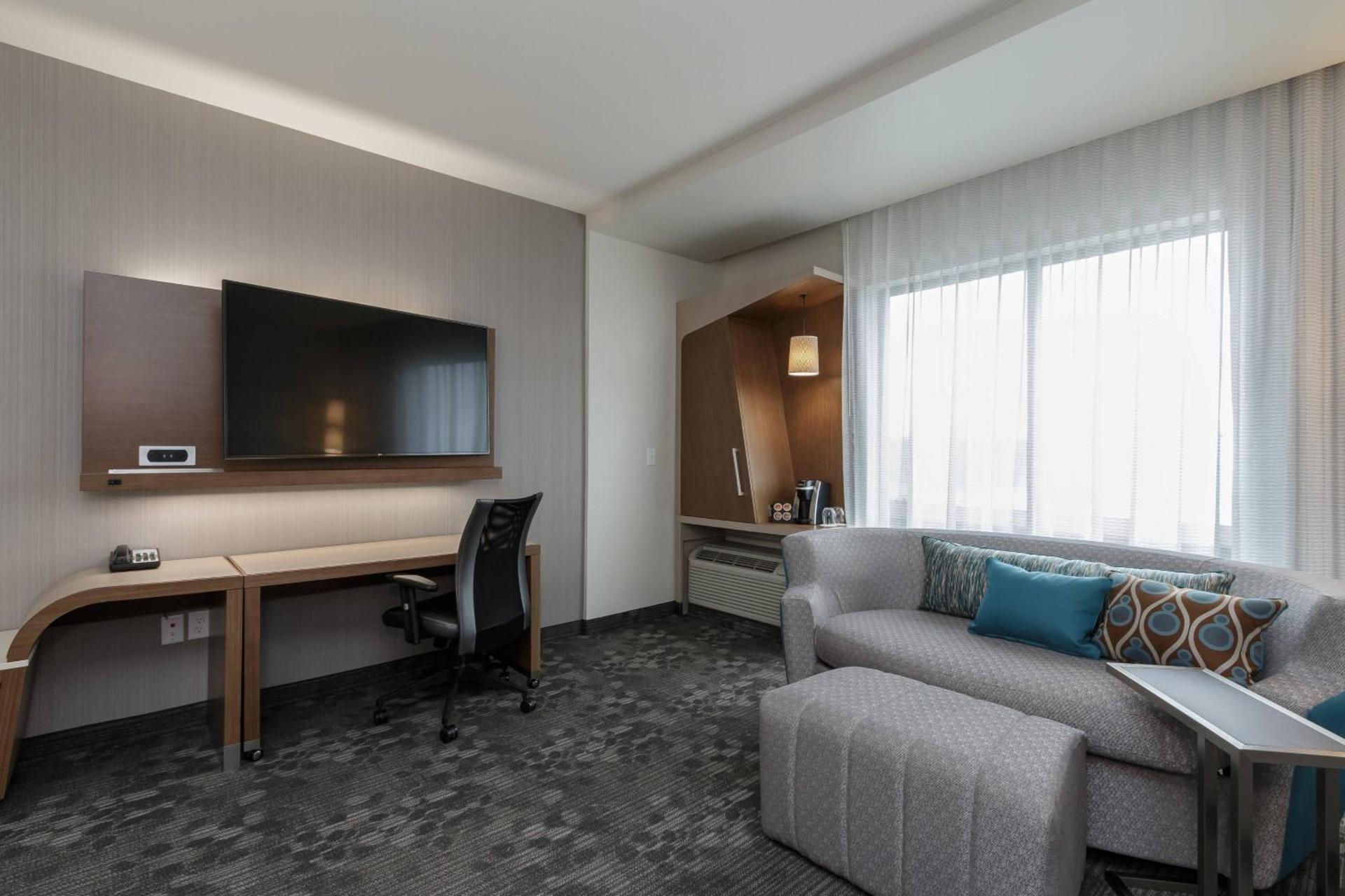 Courtyard by Marriott South Bend Downtown photo 11