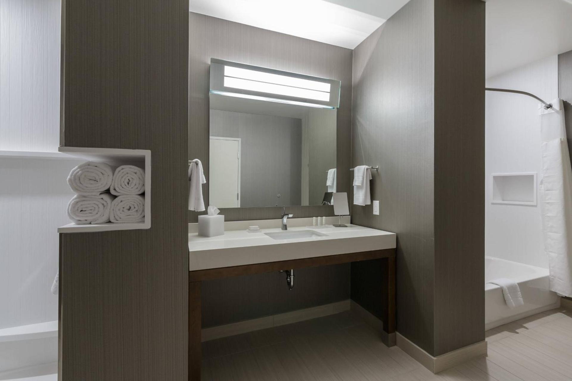 Courtyard by Marriott South Bend Downtown photo 16