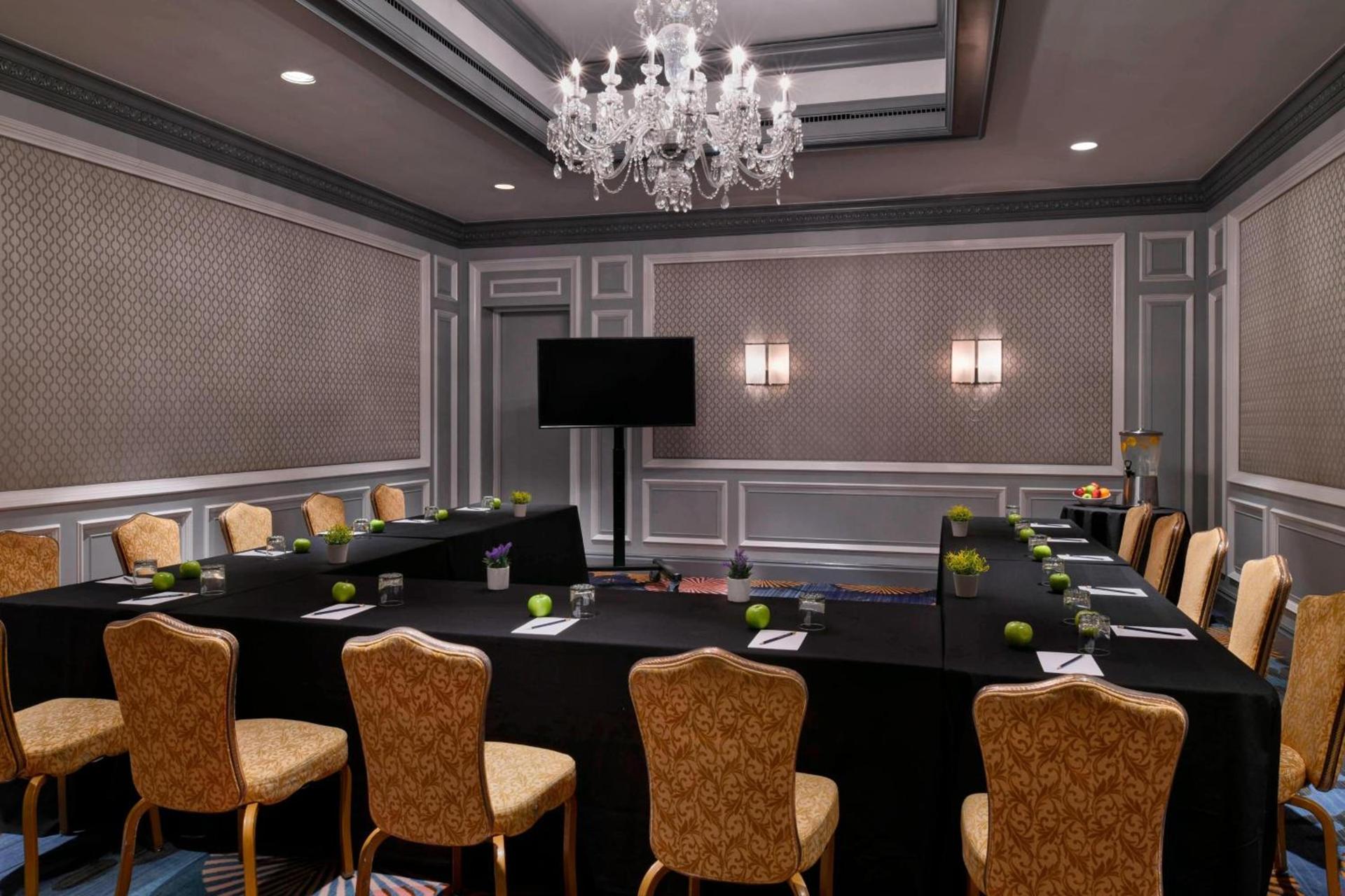 The Henry, Autograph Collection — hotel in Dearborn