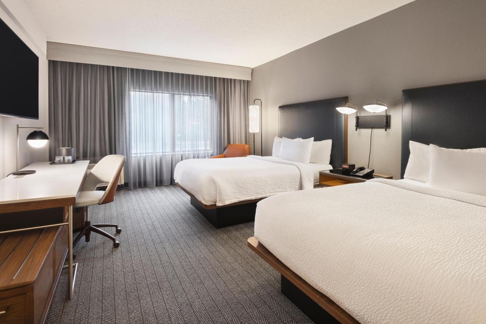 Courtyard by Marriott Burlington photo 4