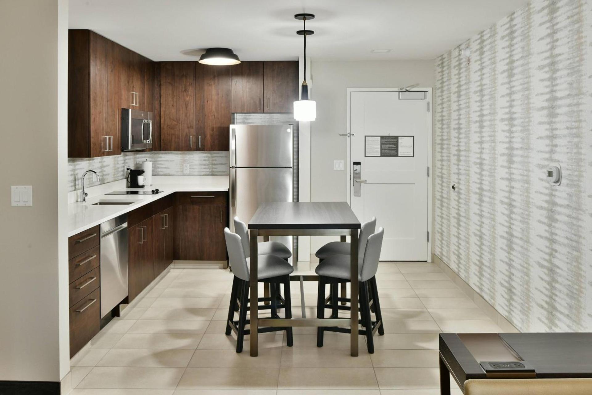 Residence Inn by Marriott Eau Claire photo 8