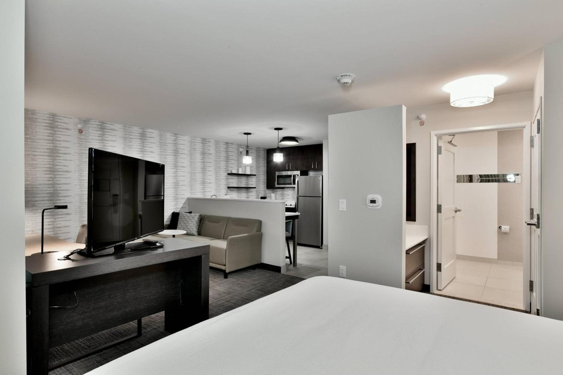 Residence Inn by Marriott Eau Claire photo 10