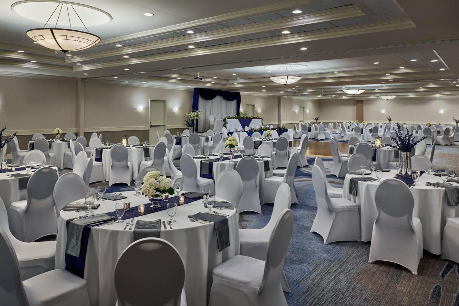 Delta Hotels by Marriott Muskegon Convention Center photo 45