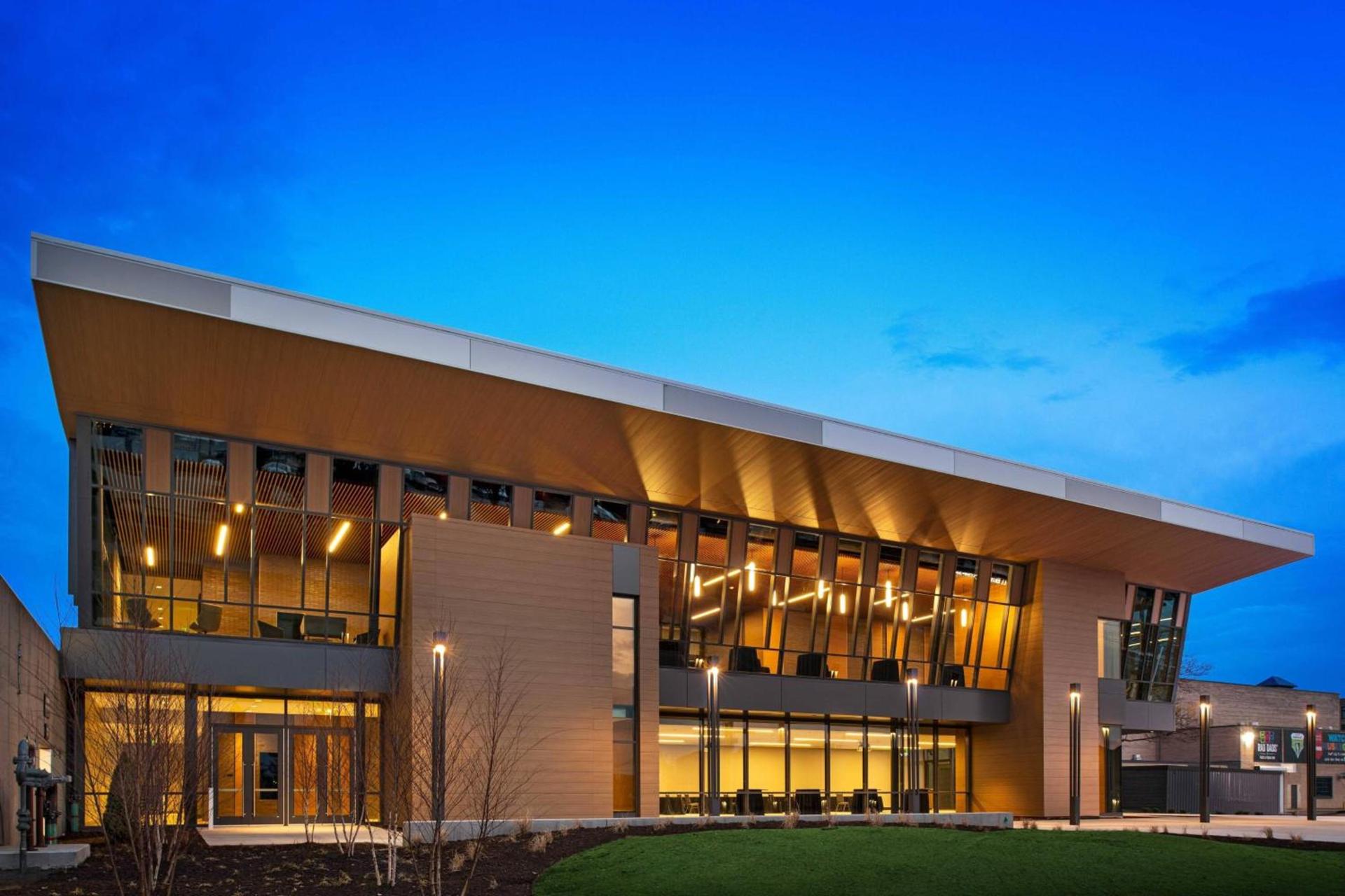 Delta Hotels by Marriott Muskegon Convention Center photo 41