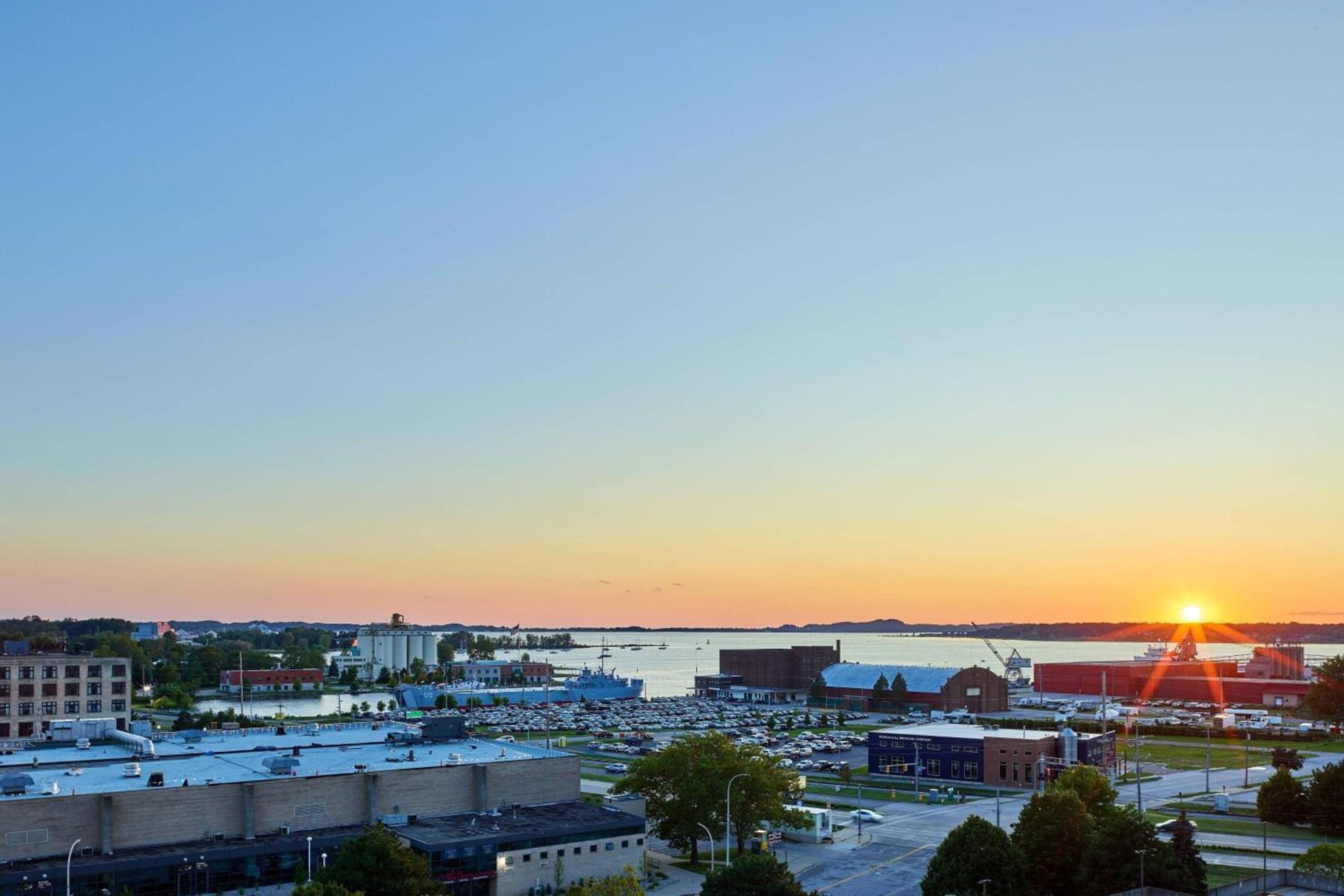 Delta Hotels by Marriott Muskegon Convention Center photo 13
