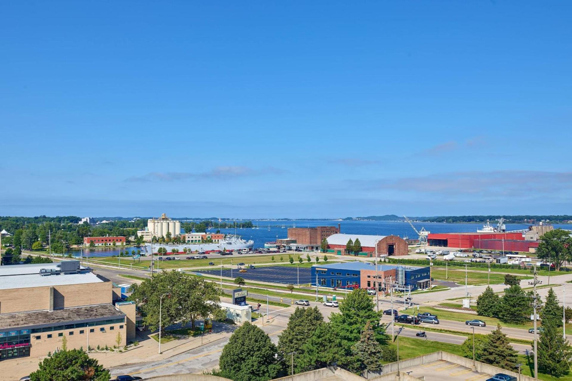 Delta Hotels by Marriott Muskegon Convention Center photo 14