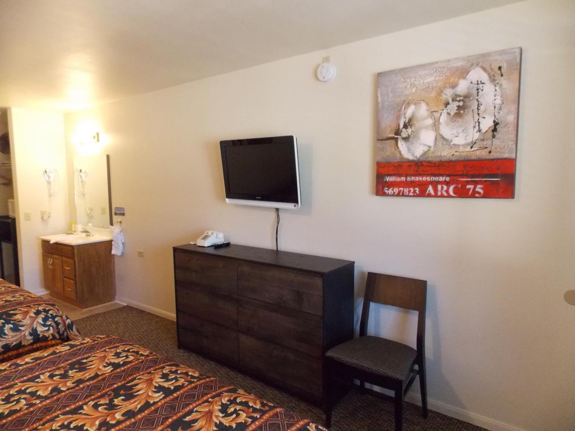 Vintage Lakeside Inn photo 83