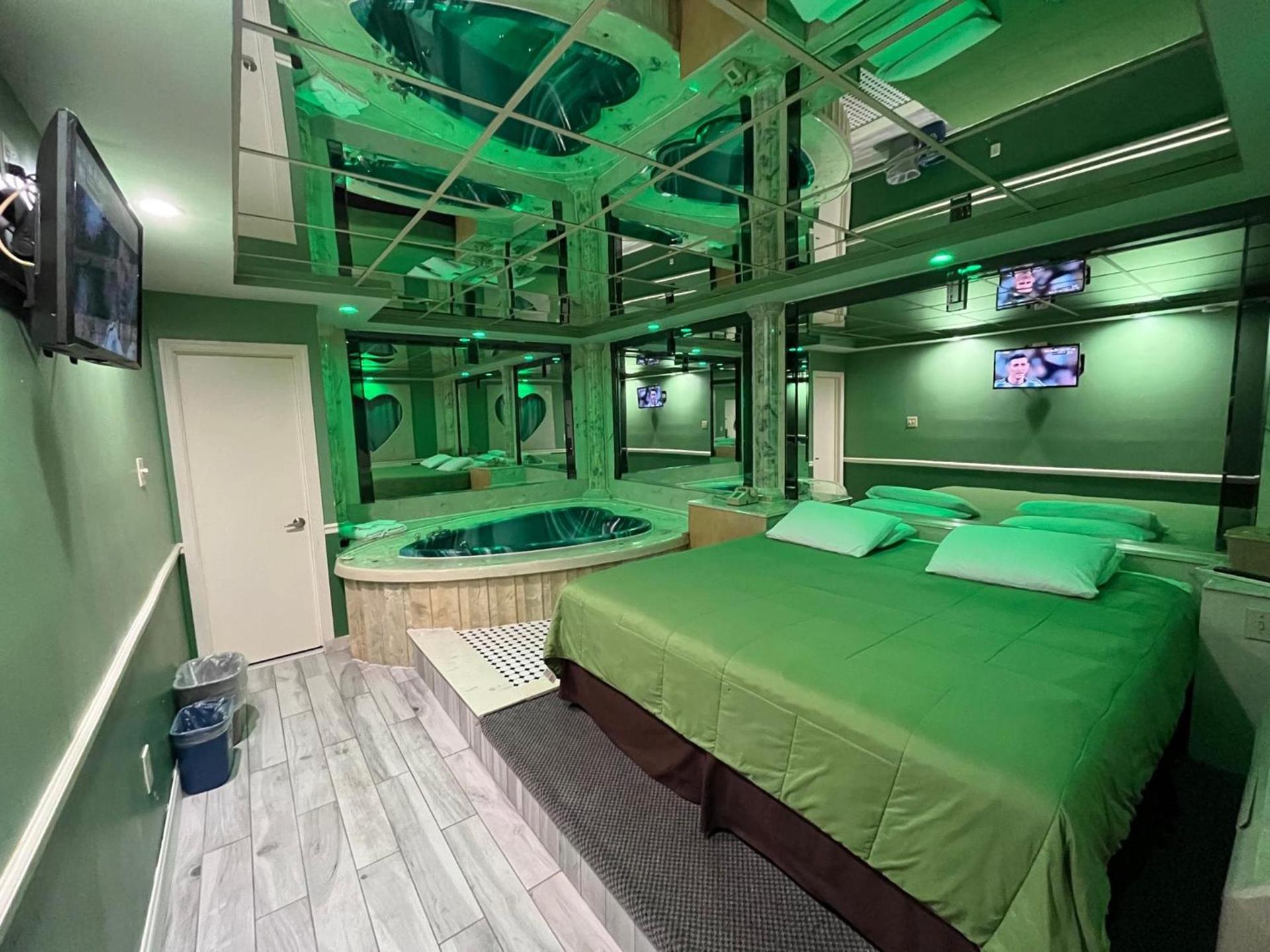 Gallery Holiday Motel photo 15