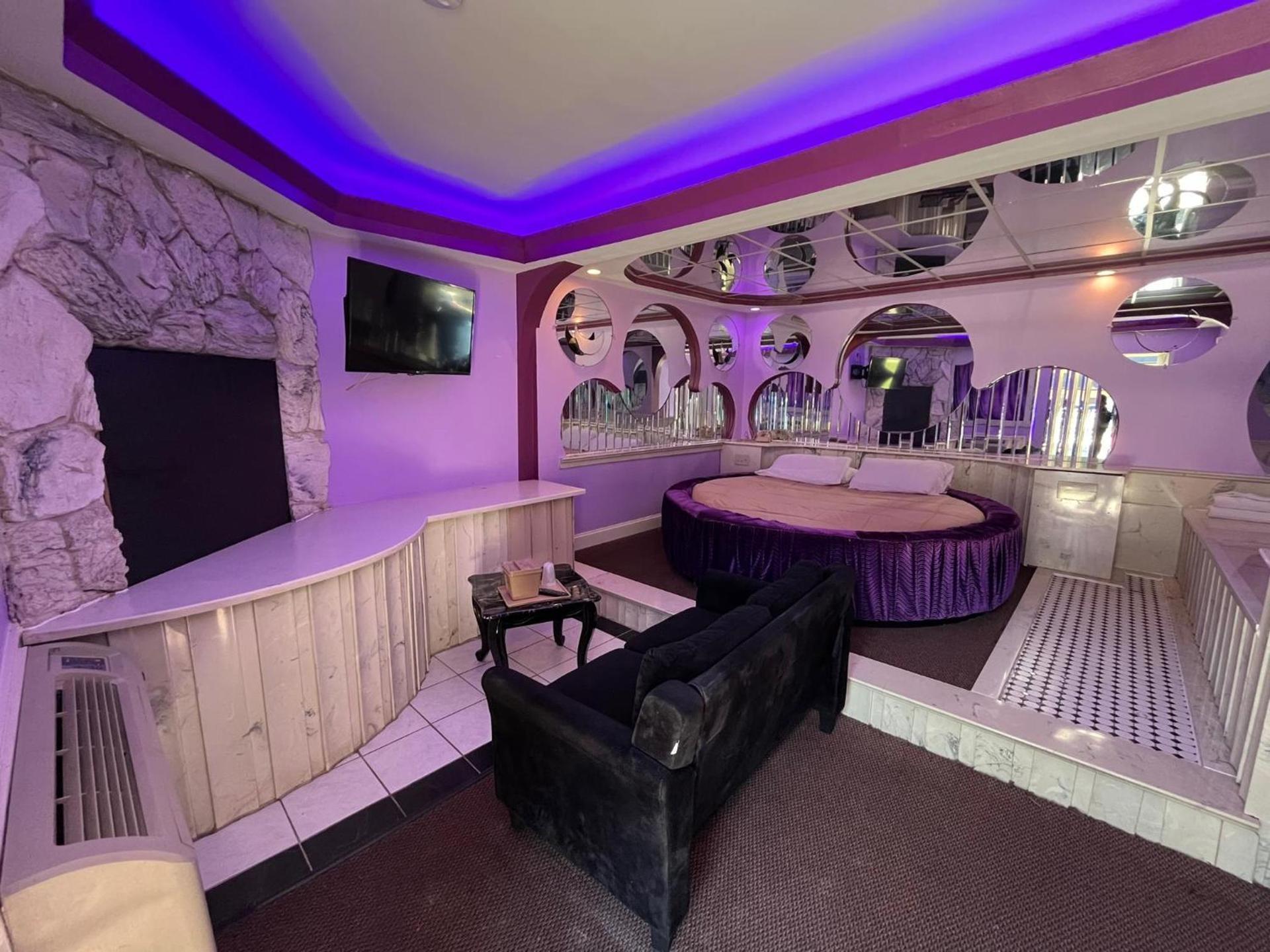 Gallery Holiday Motel photo 18
