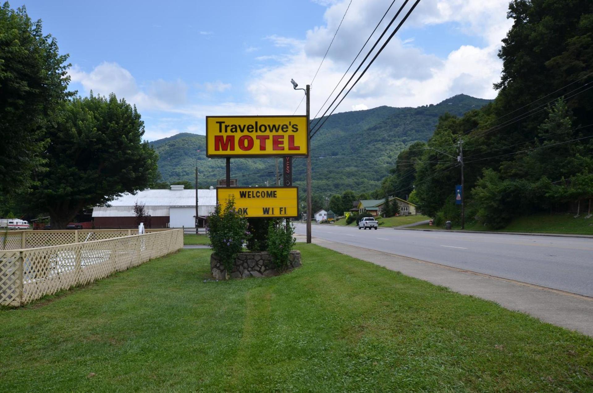 Travelowes Motel - Maggie Valley photo 5