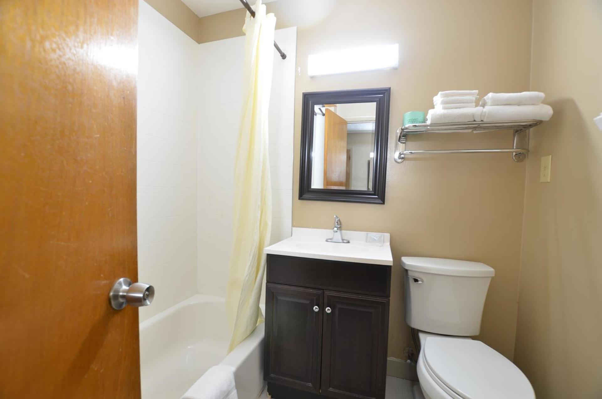 Travelowes Motel - Maggie Valley photo 46