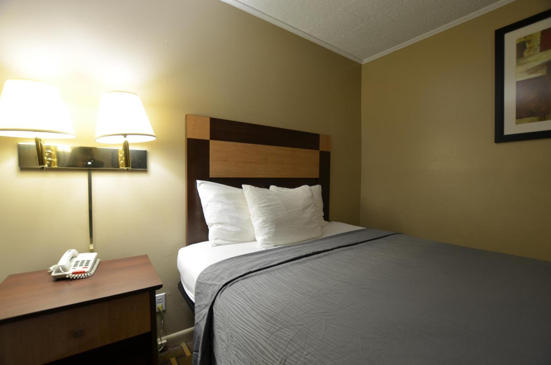 Travelowes Motel - Maggie Valley photo 42