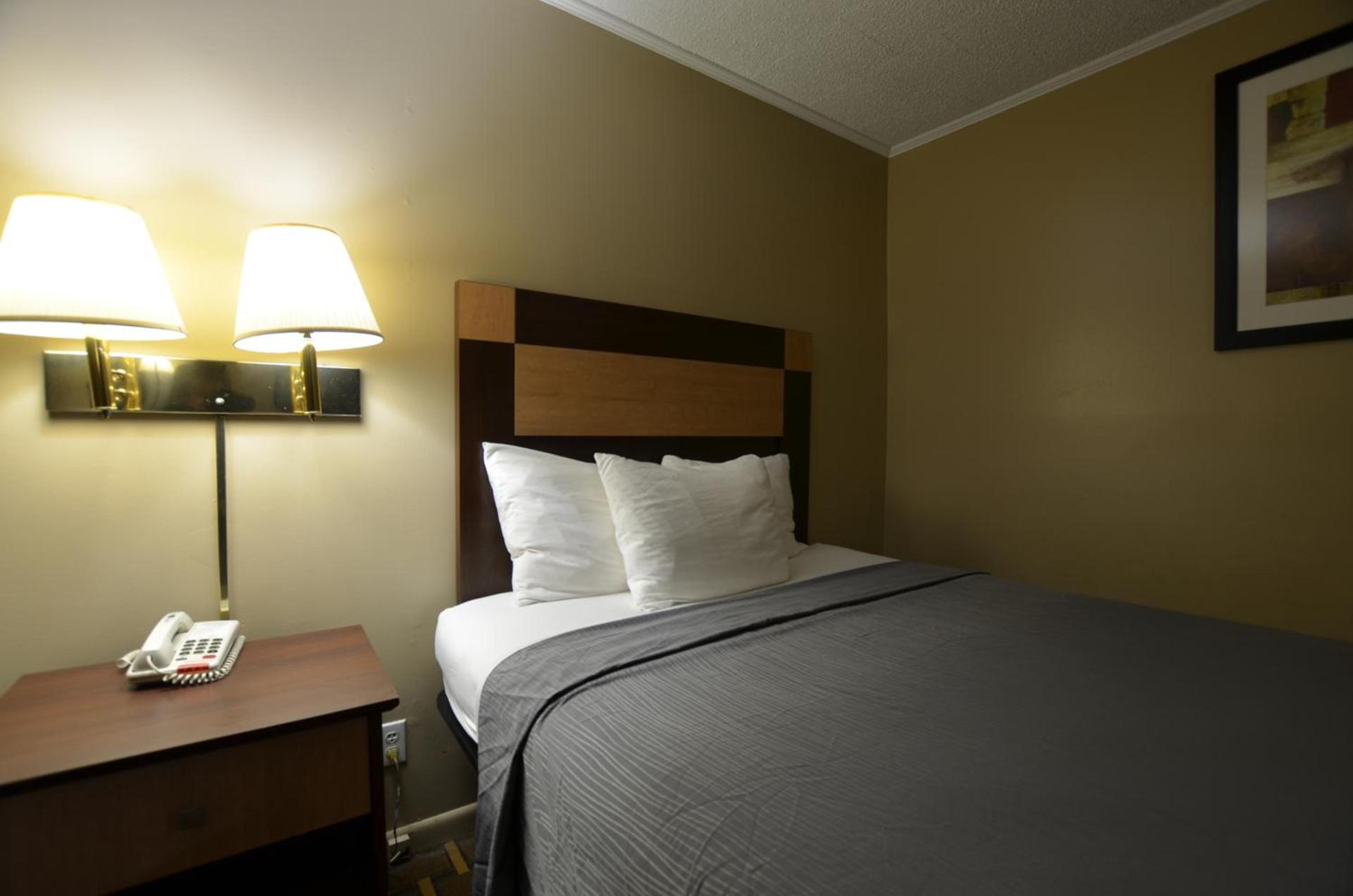 Travelowes Motel - Maggie Valley photo 49