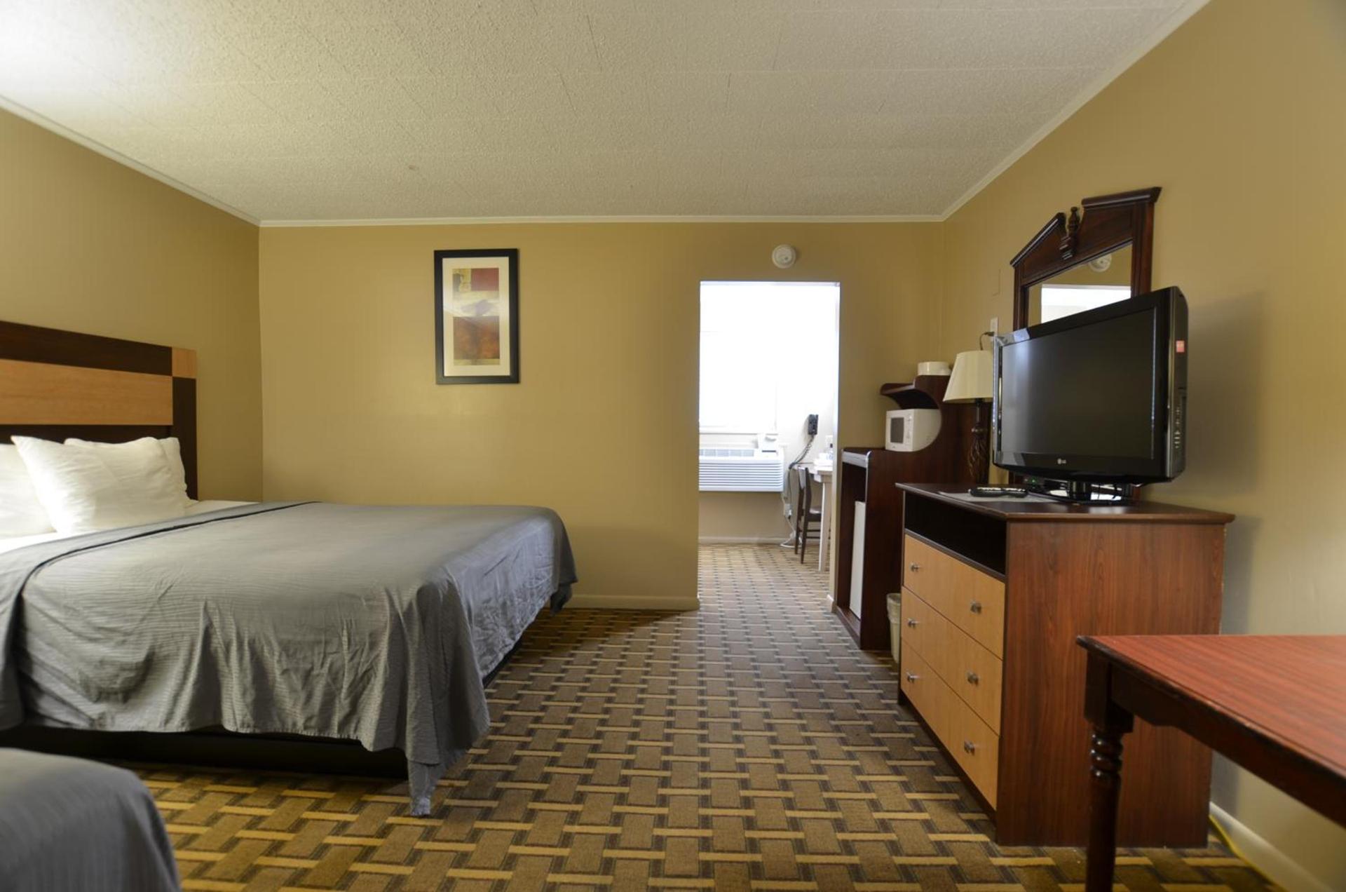 Travelowes Motel - Maggie Valley photo 54