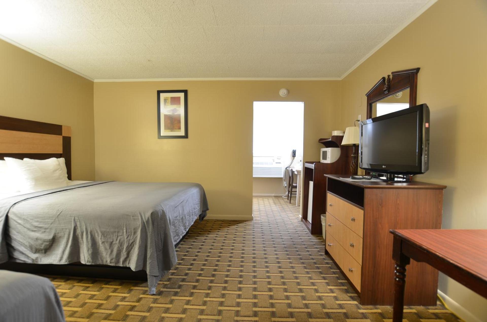 Travelowes Motel - Maggie Valley photo 65