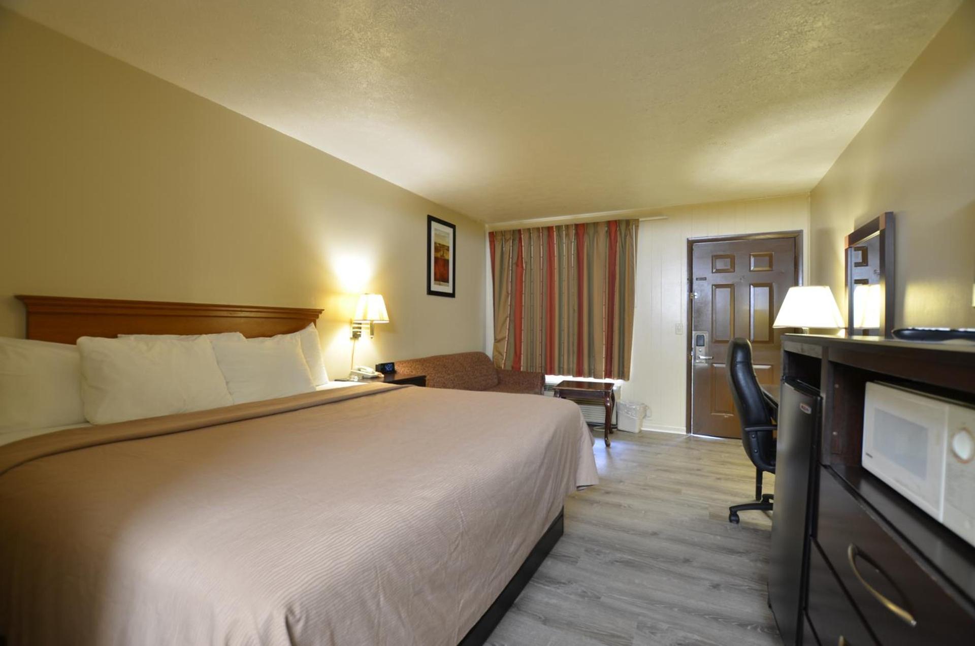 Travelowes Motel - Maggie Valley photo 70