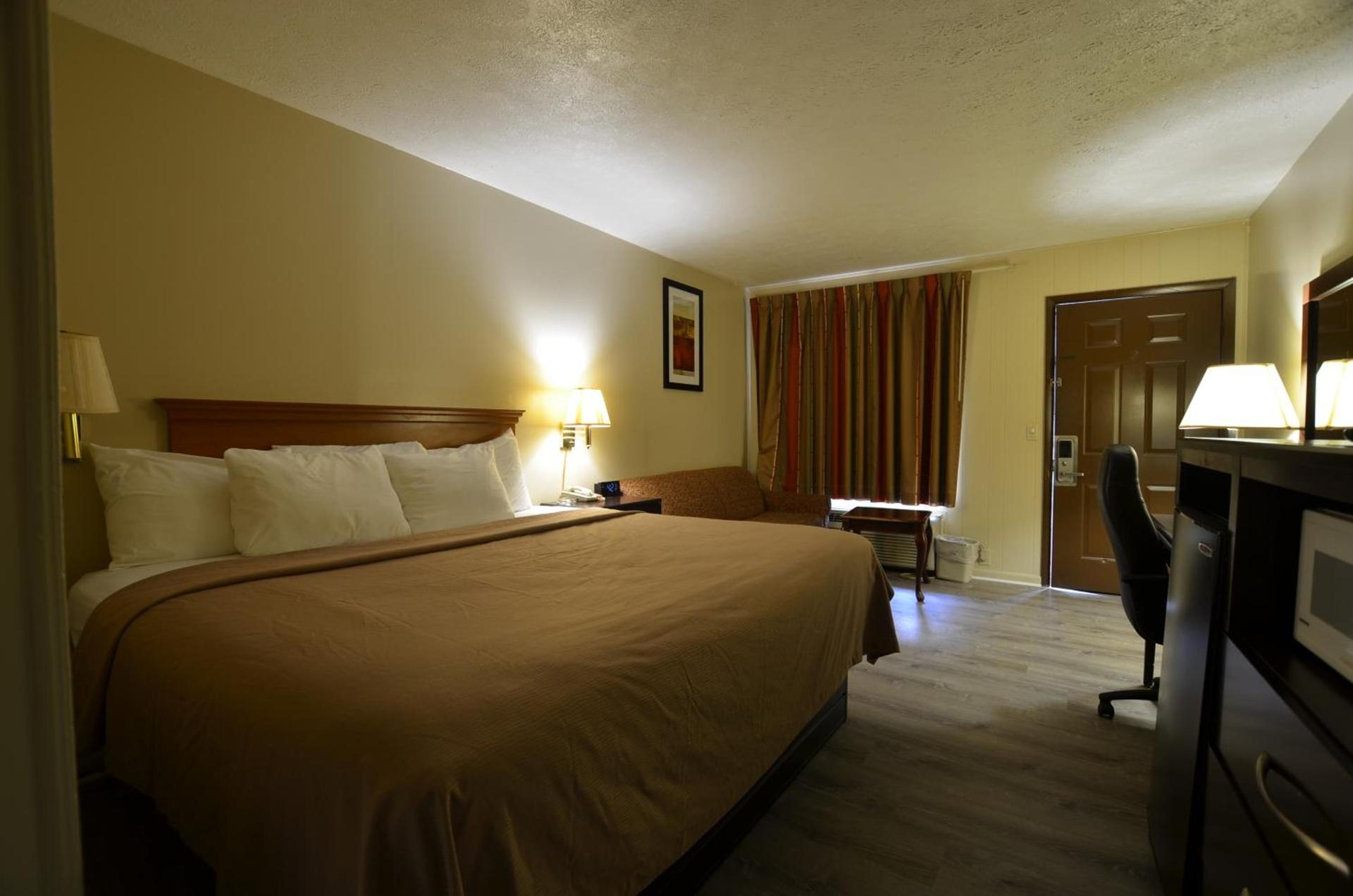 Travelowes Motel - Maggie Valley photo 78