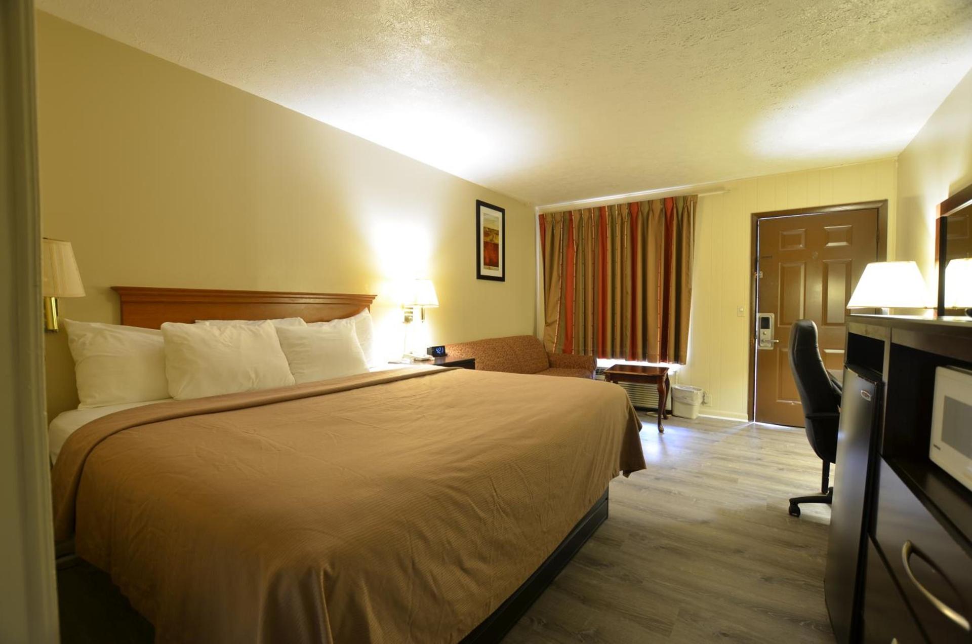 Travelowes Motel - Maggie Valley photo 82