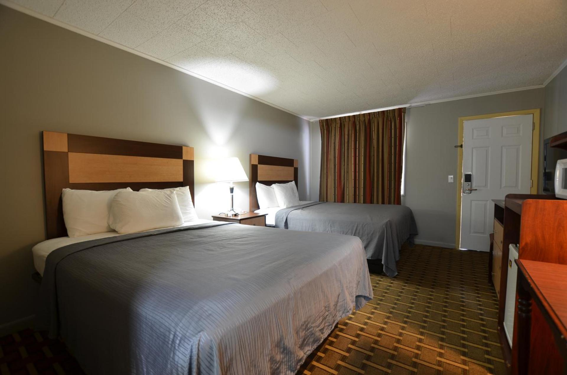 Travelowes Motel - Maggie Valley photo 85