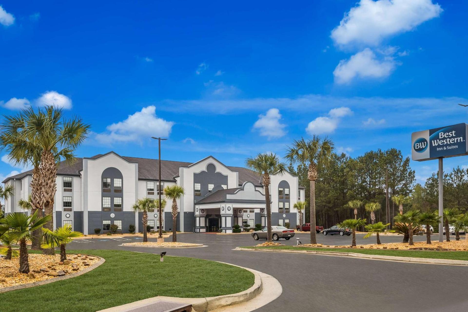 Best Western Bradbury Inn & Suites photo 10