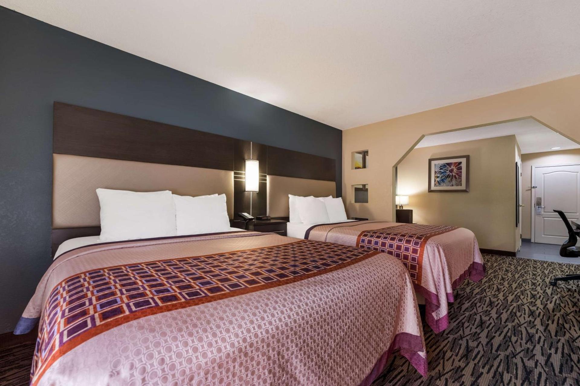 Best Western Bradbury Inn & Suites photo 16