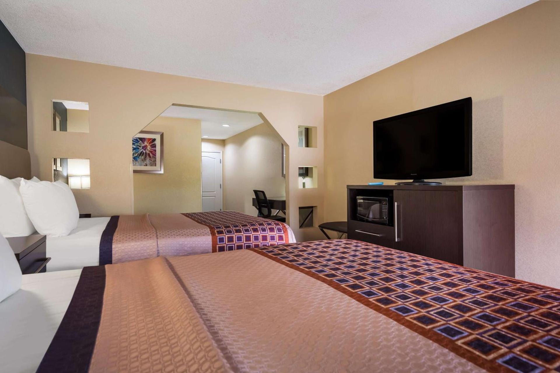 Best Western Bradbury Inn & Suites photo 17