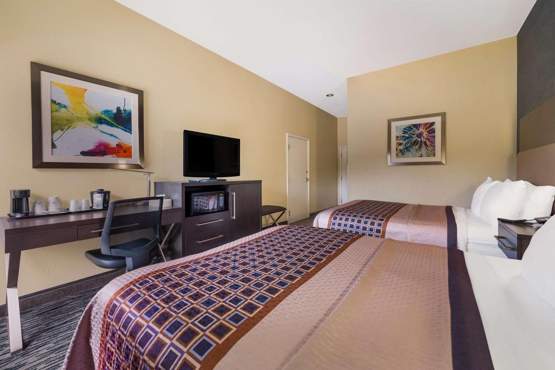 Best Western Bradbury Inn & Suites photo 20