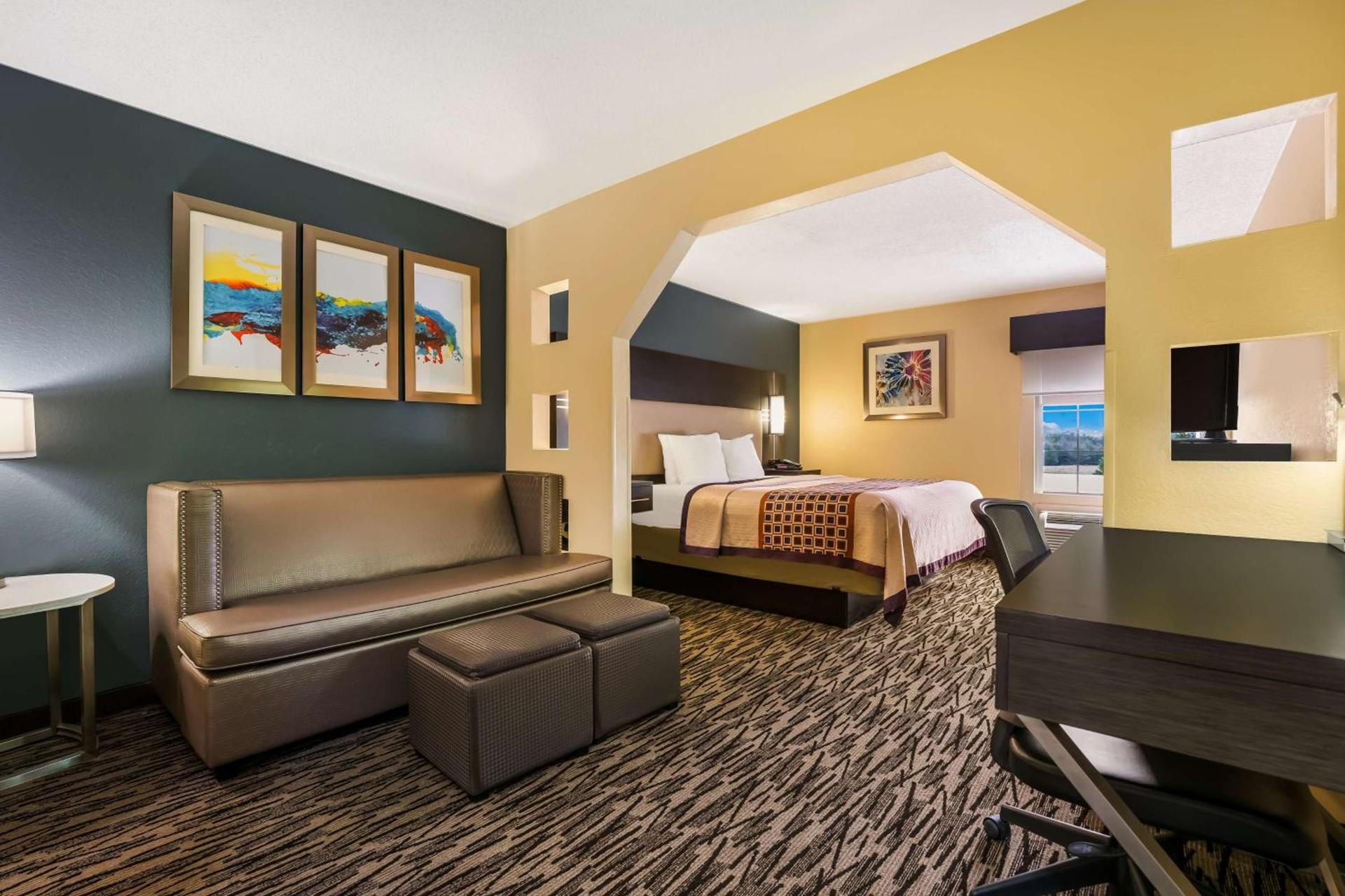 Best Western Bradbury Inn & Suites photo 9
