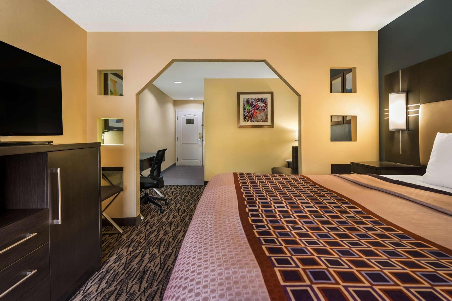 Best Western Bradbury Inn & Suites photo 22