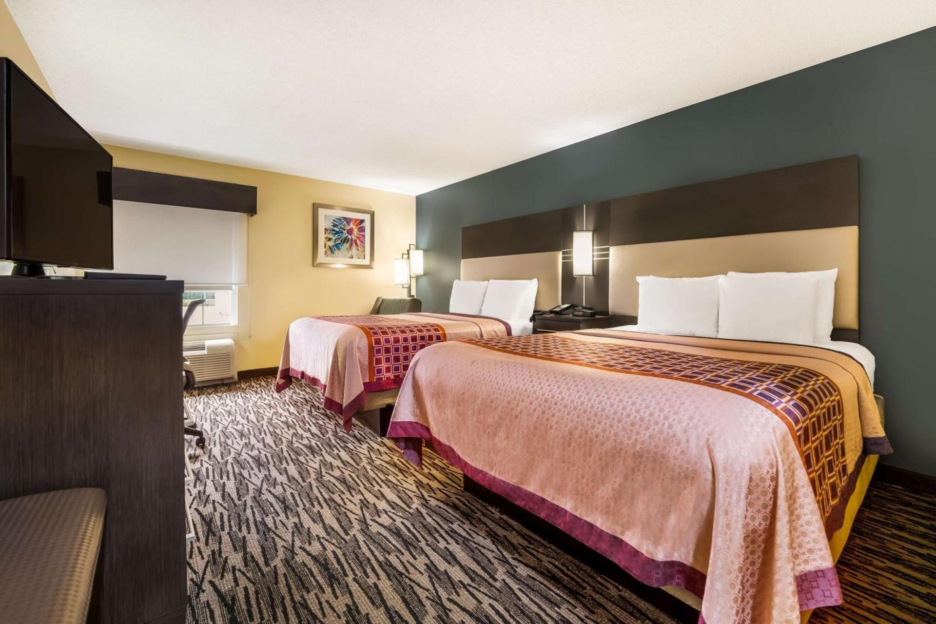 Best Western Bradbury Inn & Suites photo 23