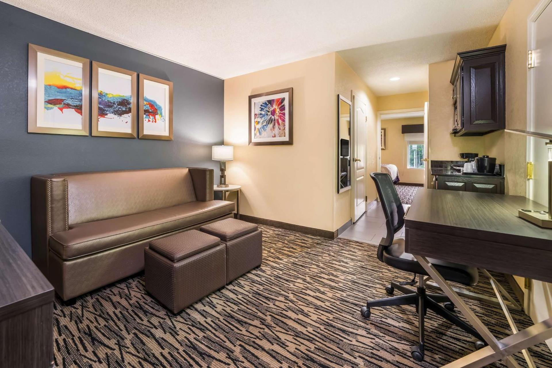 Best Western Bradbury Inn & Suites photo 25
