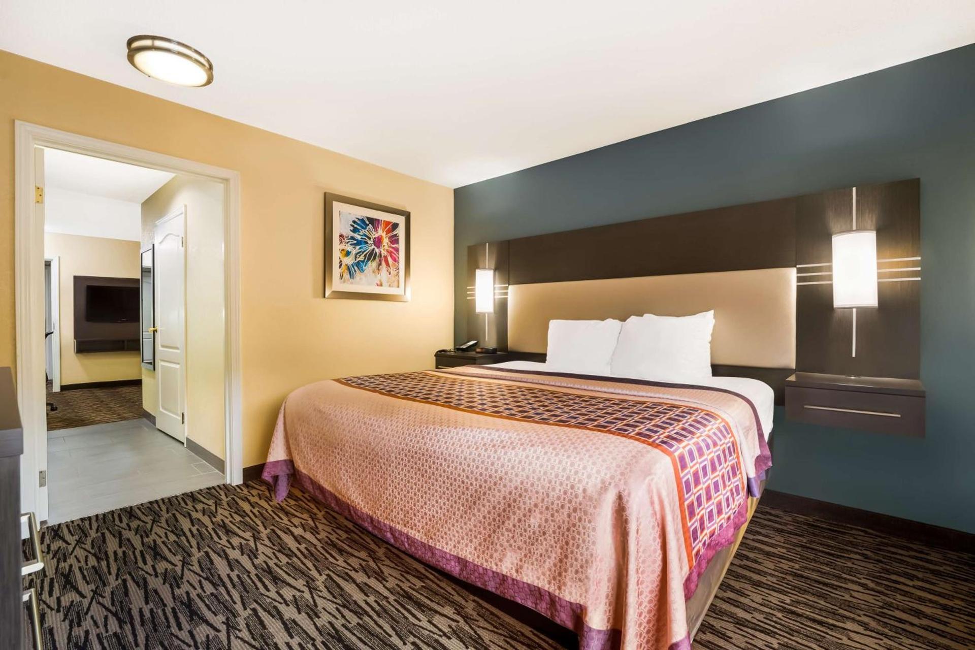 Best Western Bradbury Inn & Suites photo 27